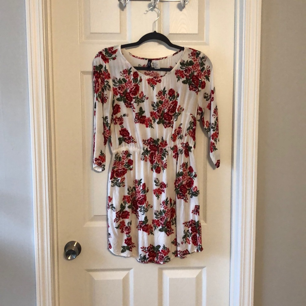 Floral Dress w/ Pockets